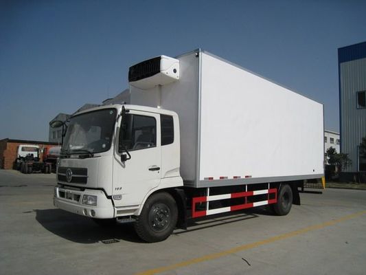 الصين 4x2 190hp البضائع فان مقطورة ، الفريزر المبردة فان شاحنة / شاحنة مربع الشحن المزود